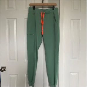 Medium Tall Figs Zamora Jogger scrub pants (Jade green)